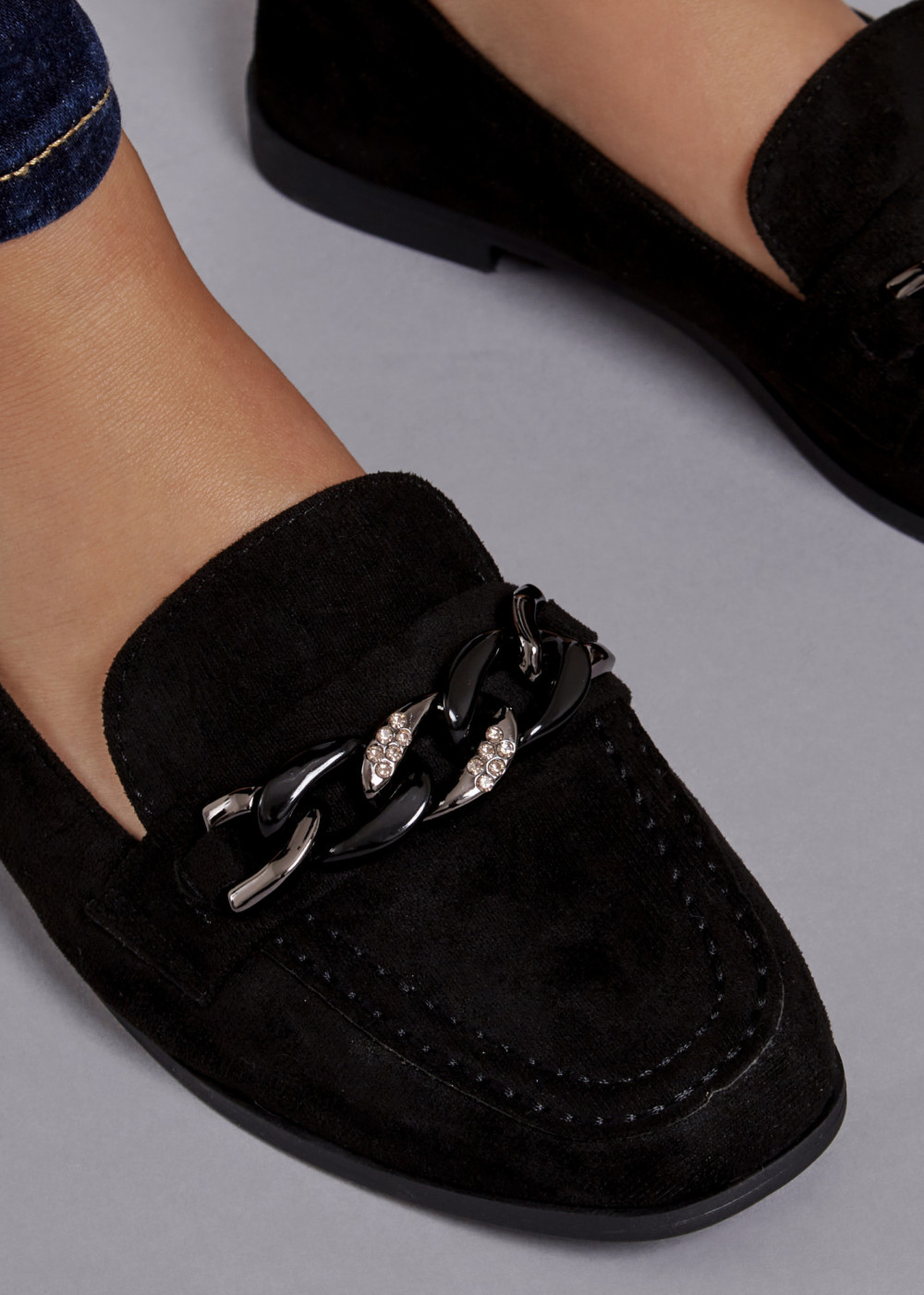 Black chain detailed loafers 2