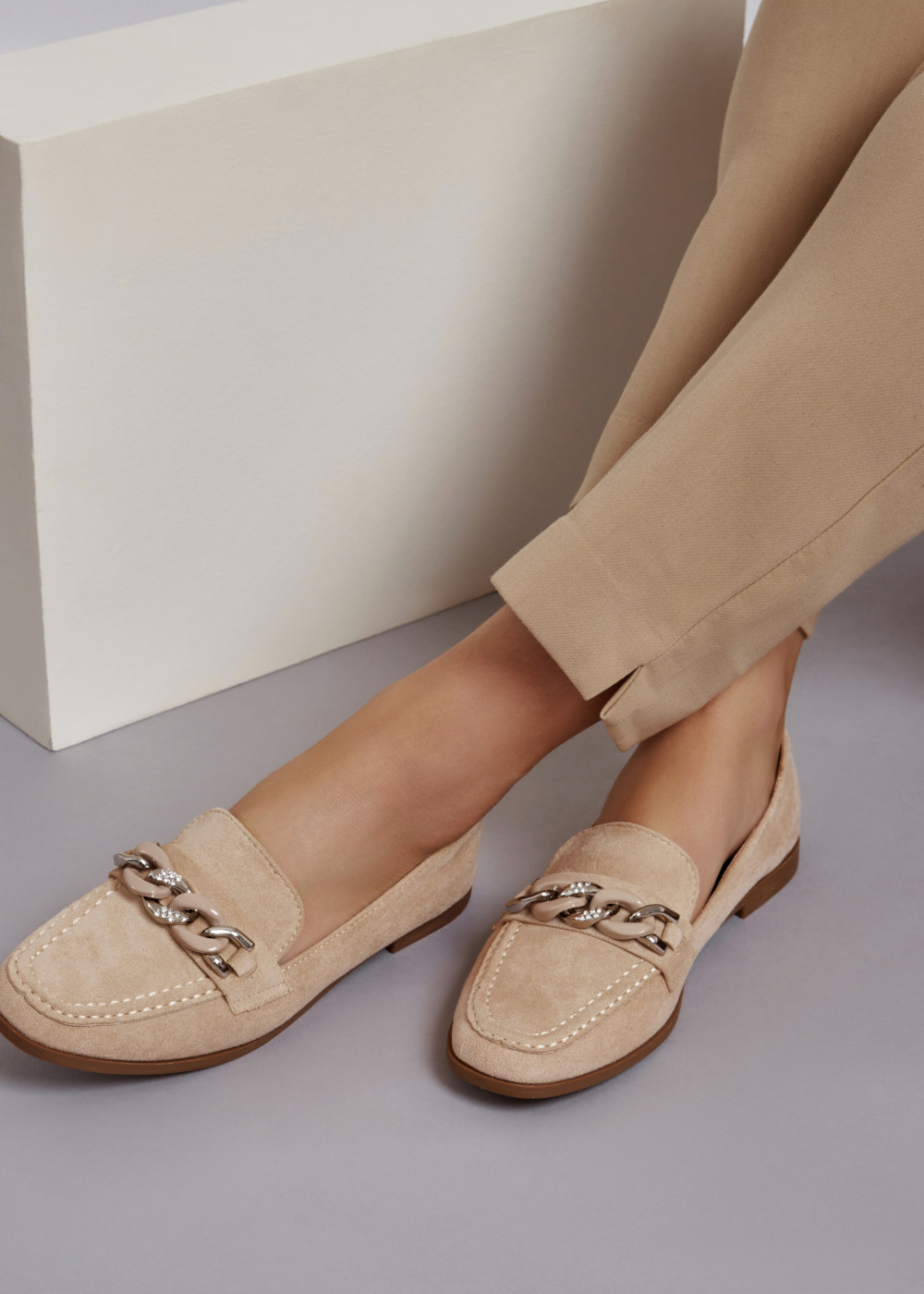 Khaki chain detailed loafers 2