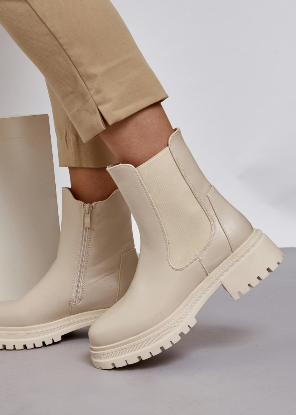 Beige chunky chelsea ankle boots 4