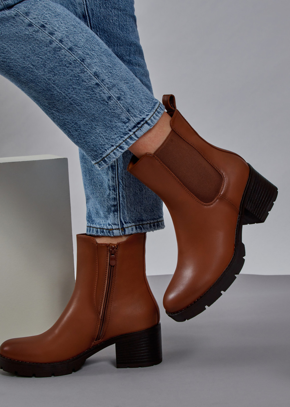 Brown tan heeled chelsea boots 1