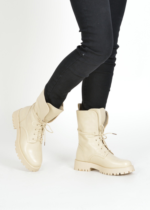 Beige lace up army boots 1