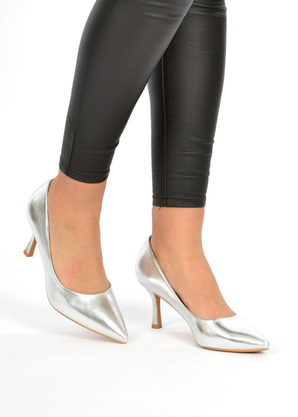 Silver court shoes 1