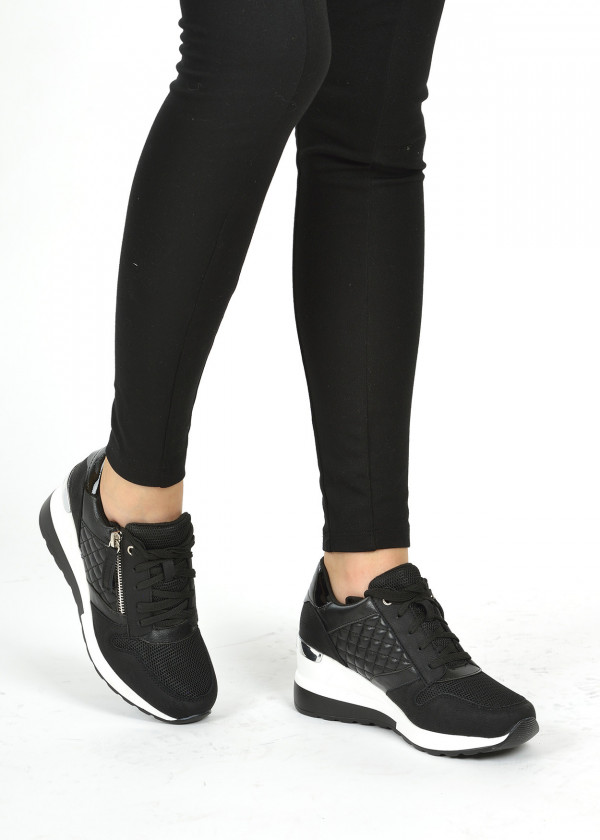 Black quilted designed runner trainers 3