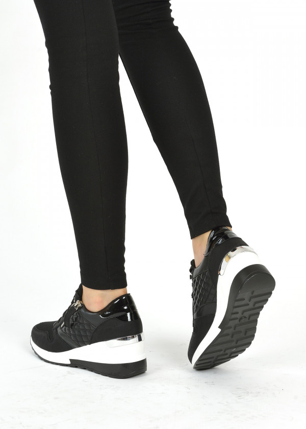 Black quilted designed runner trainers 1