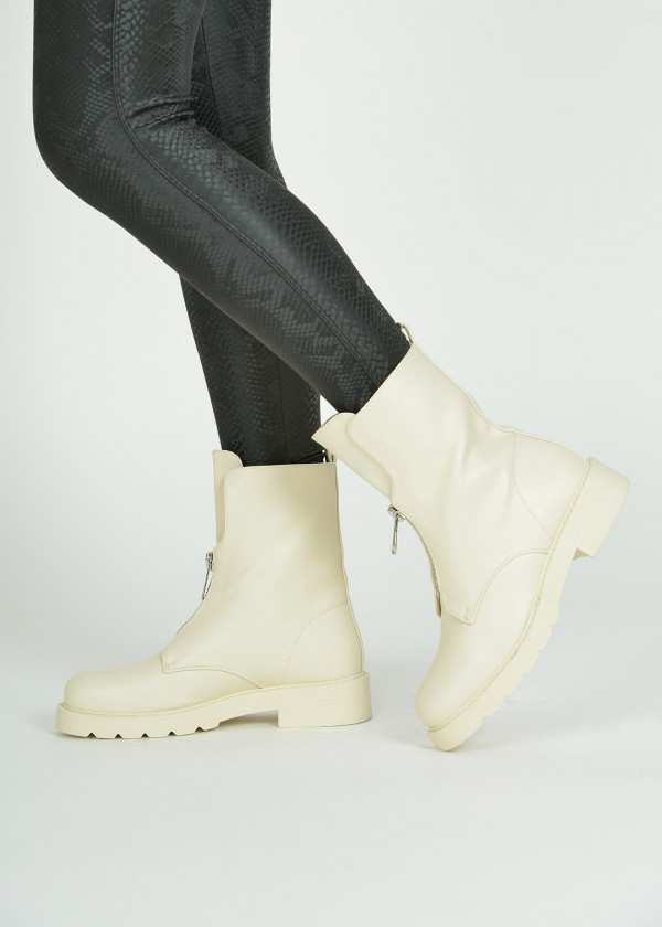 Beige zip detailed ankle boots