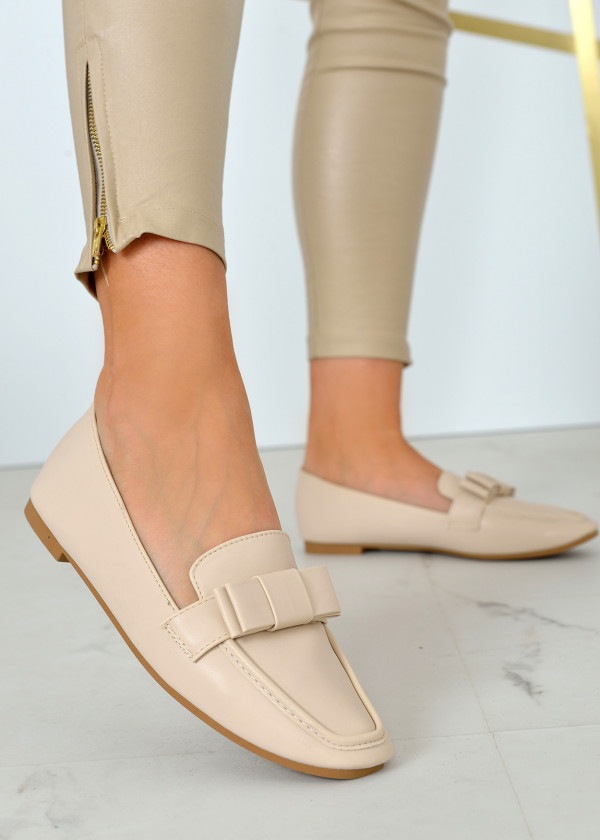 Beige bow detailed loafers 2