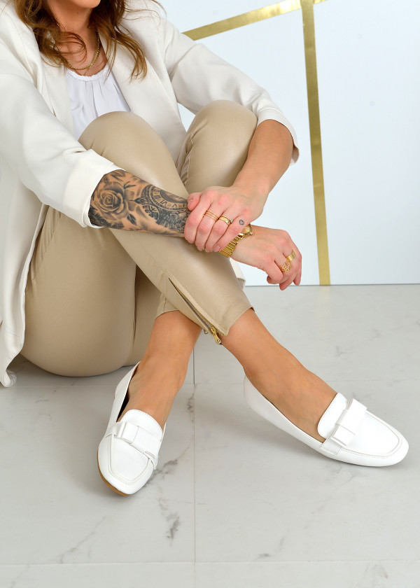 White bow detailed loafers 2