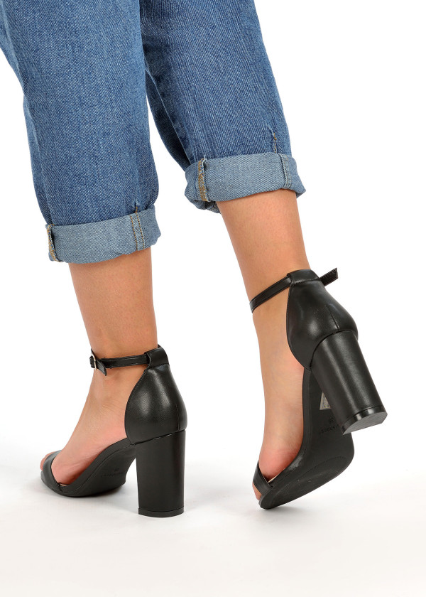 Black block heel sandals 2