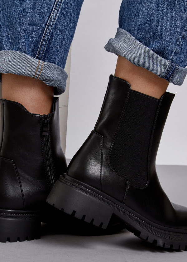 Black chunky chelsea ankle boots 2
