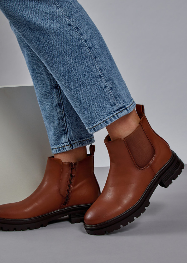 Brown tan low cut chelsea boots