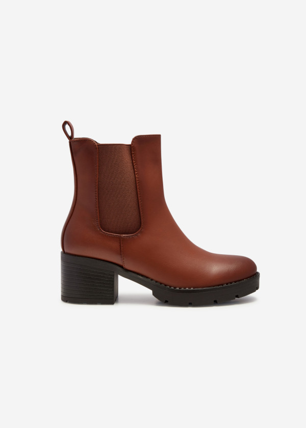 Brown tan heeled chelsea boots 3