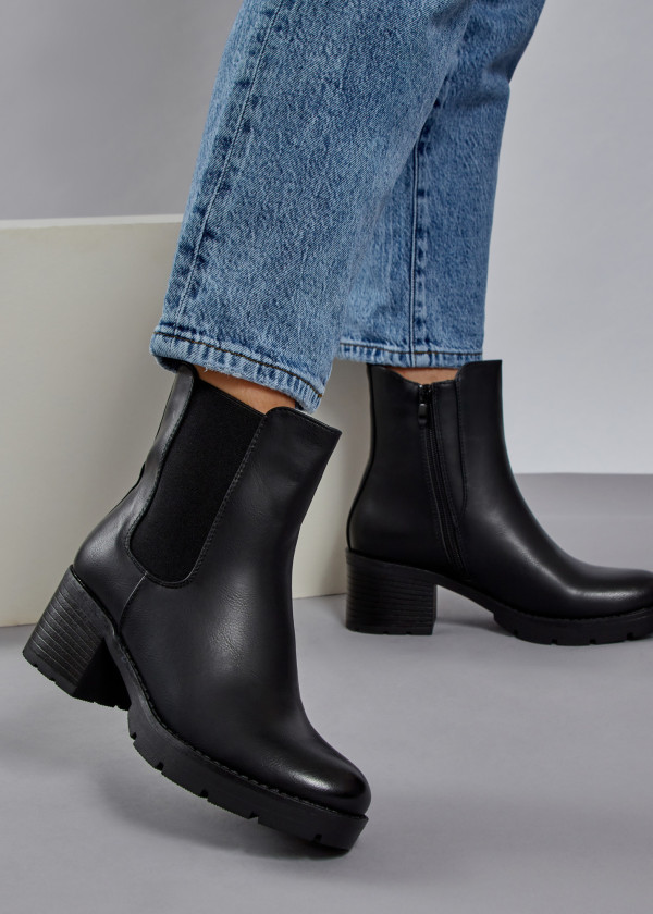 Black heeled chelsea boots