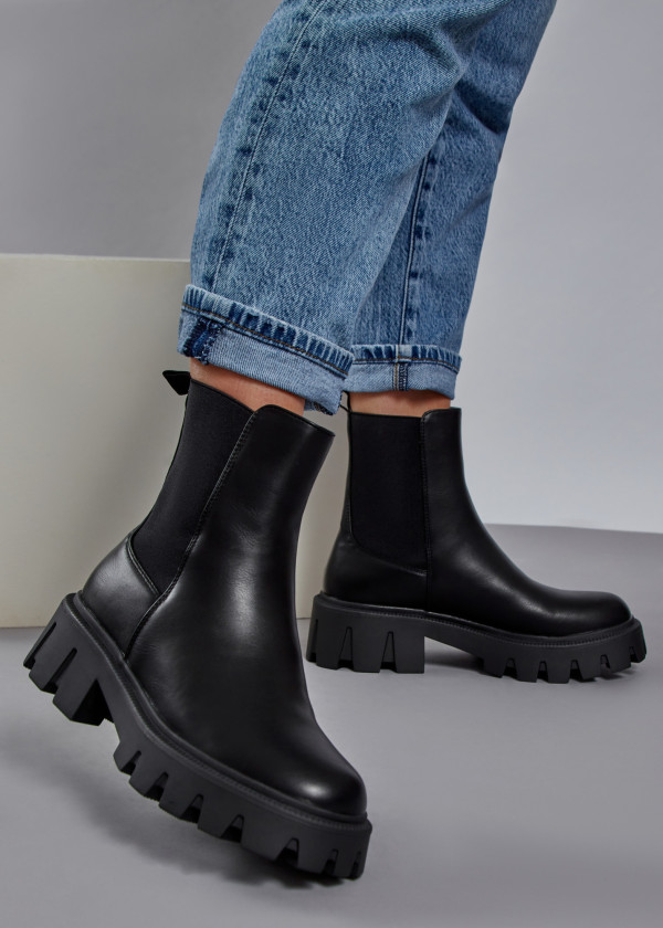 Black chunky chelsea boots 1