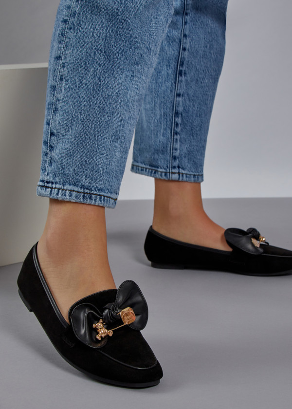 Black safety pin bow detailed loafers 1