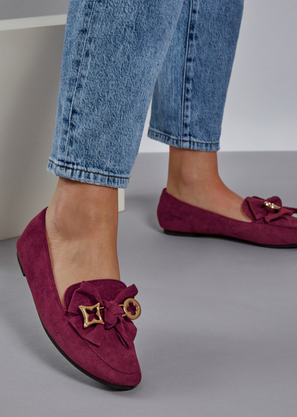 Wine safety pin bow detailed loafers 1