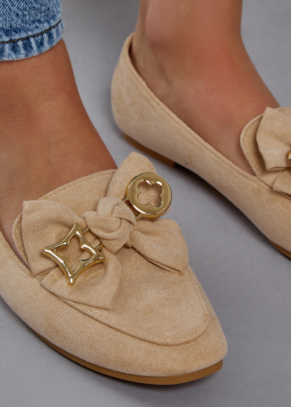 Beige safety pin bow detailed loafers 2