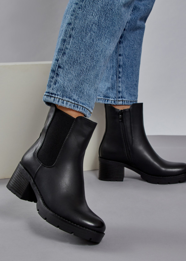 Black heeled chelsea boots 4