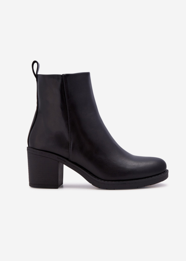 Black heeled ankle boots 2