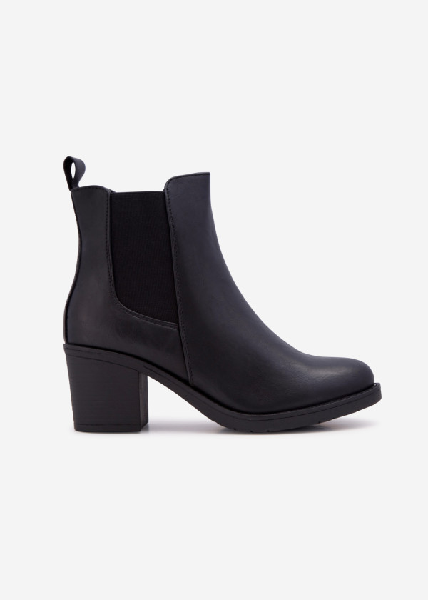 Black heeled chelsea ankle boots 3