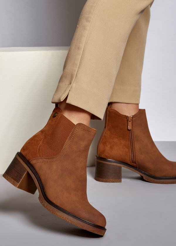 Brown tan block heeled chelsea boots 2
