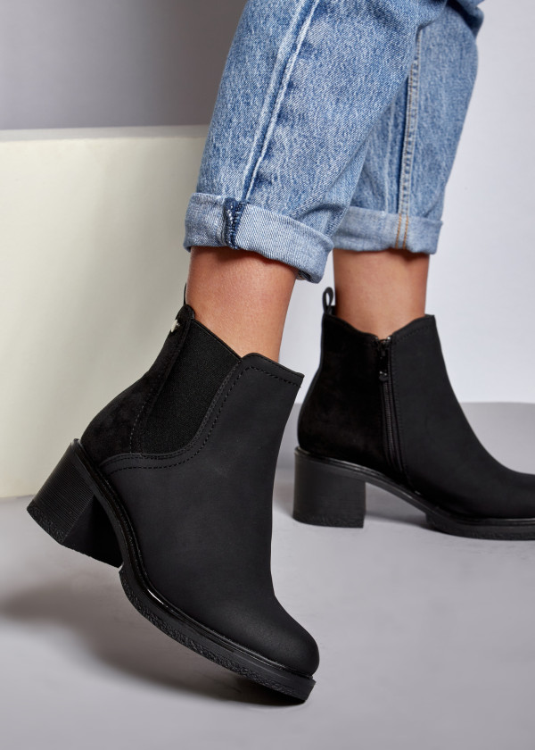 Black block heeled chelsea boots 3