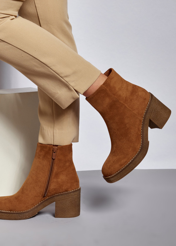 Brown tan chunky heeled ankle boots 1