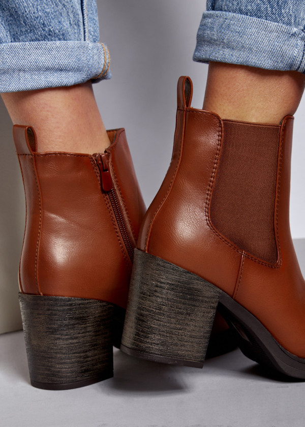 Brown tan heeled Chelsea boots 2