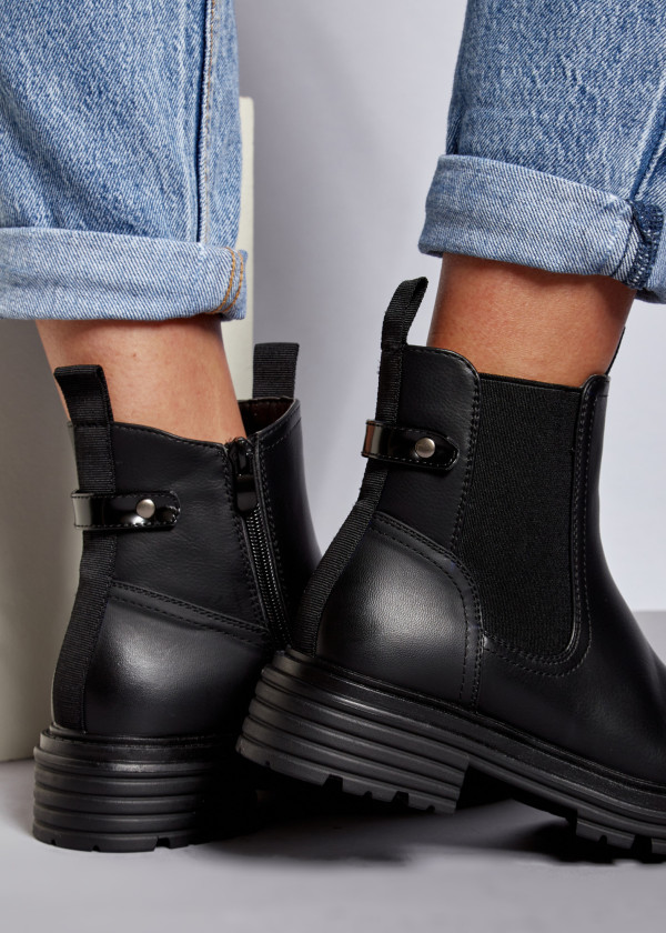 Black chunky chelsea boots 2