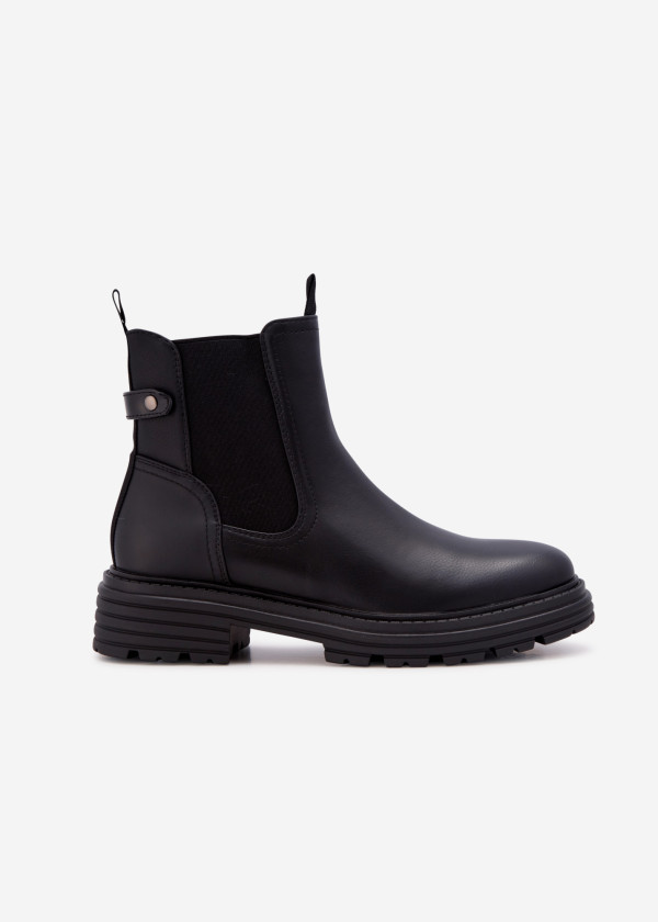 Black chunky chelsea boots 3