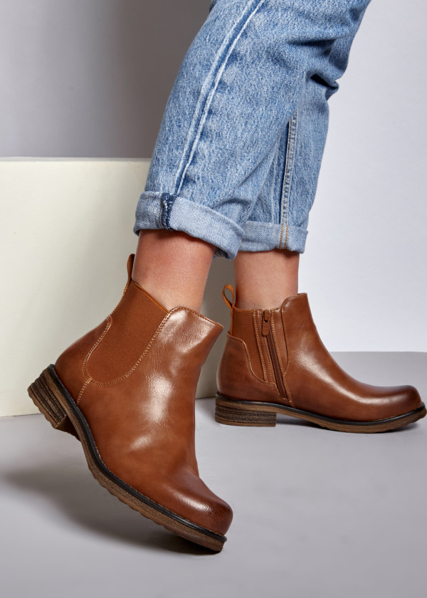 Brown flat chelsea boots