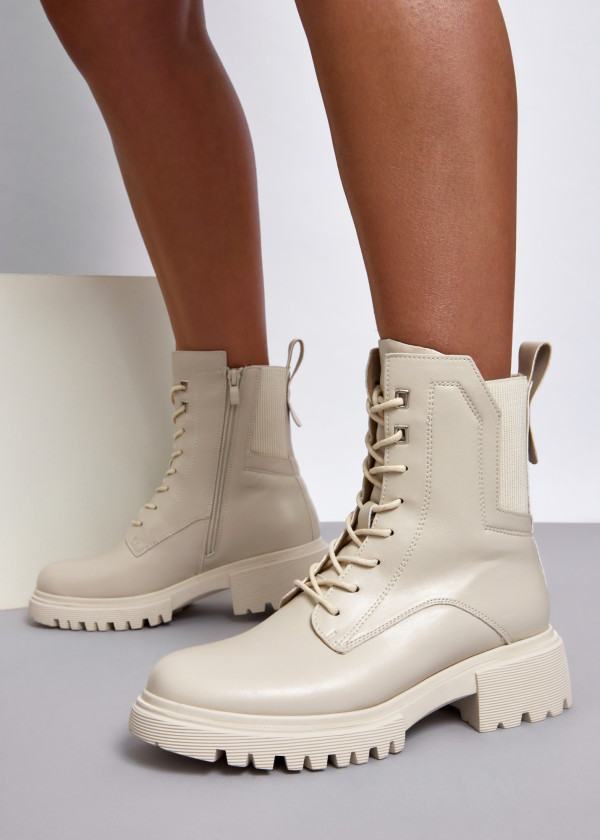 Beige lace up army boots 4