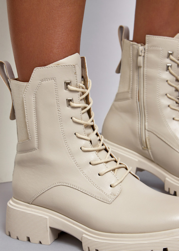 Beige lace up army boots 2