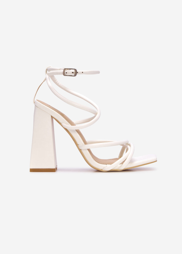 White strappy block heeled sandal 3