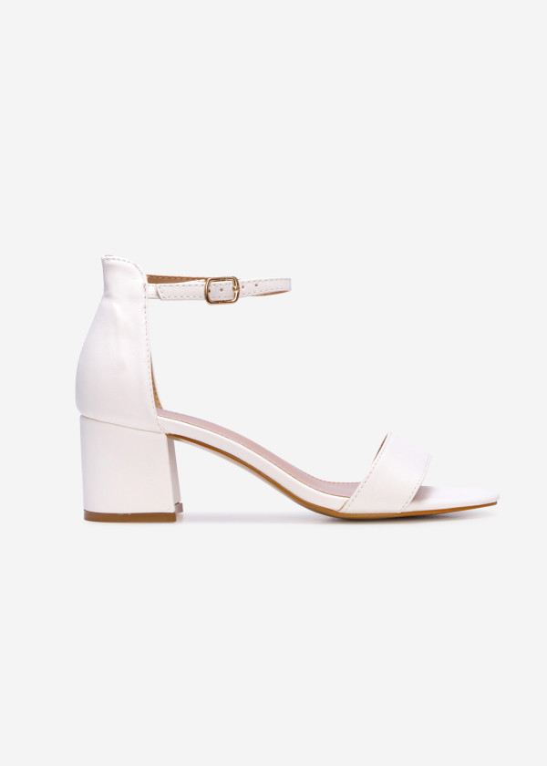 White simple block heeled sandals 3