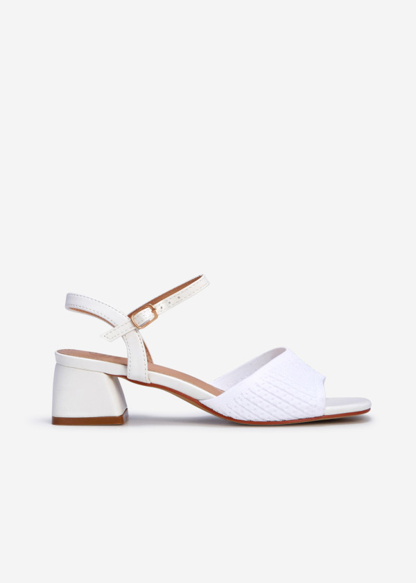 White knit low block heeled sandals 3