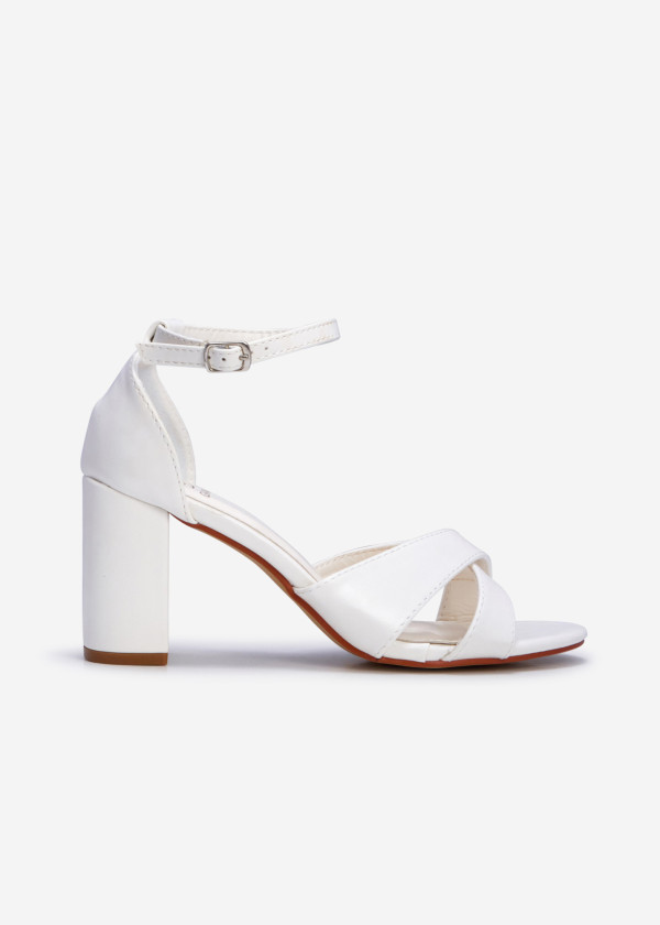 White cross strap block heeled sandals 3