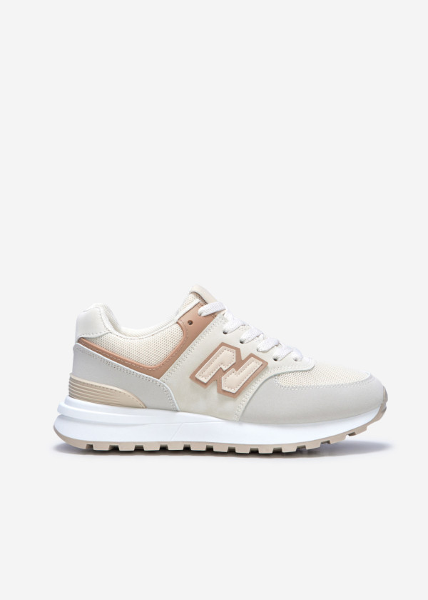 Beige retro multi-panel sneaker 3