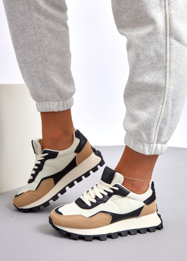 Black chunky retro lace up sneaker