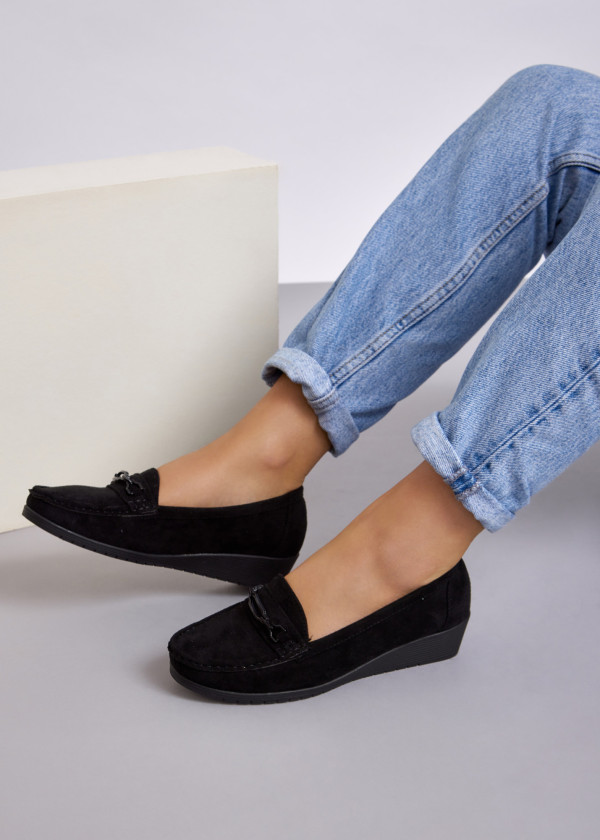 Black chain-bar low wedge loafer 1