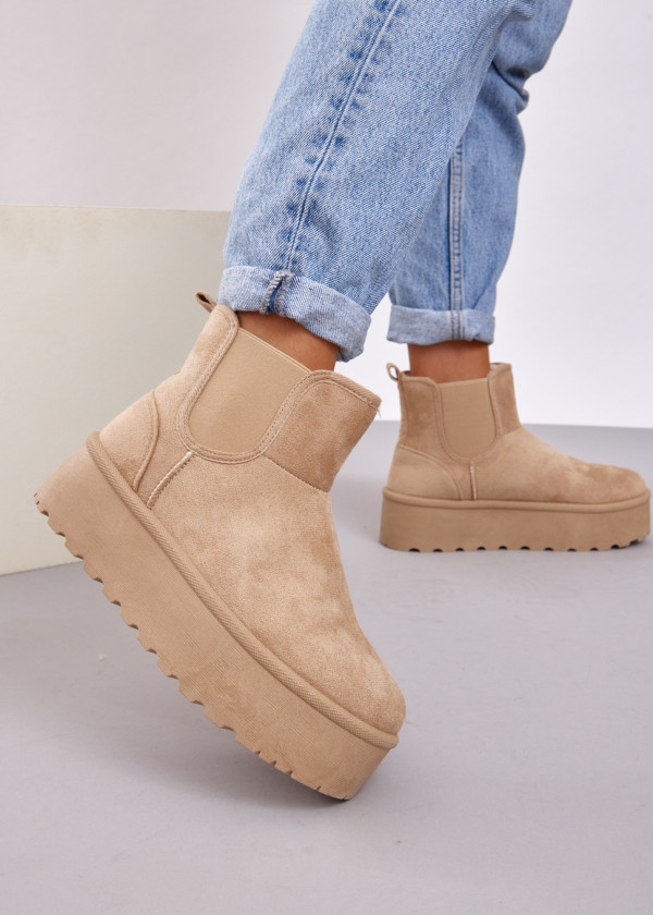 Beige cosy low rise flatform snow boot