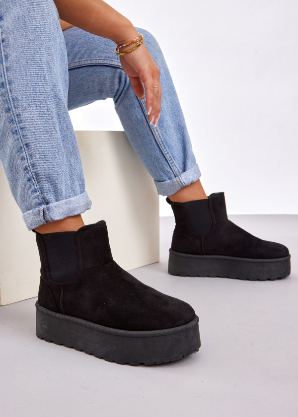 Black cosy low rise flatform snow boot 2