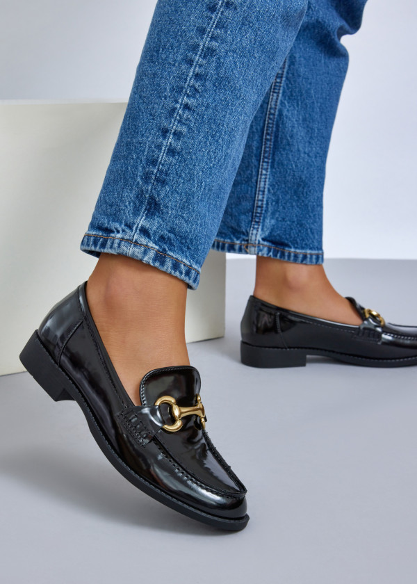 Black patent snaffle trim loafer