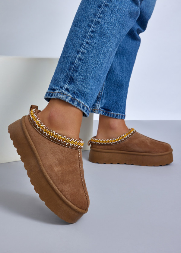 Tan cosy slip-on flatform mules 1