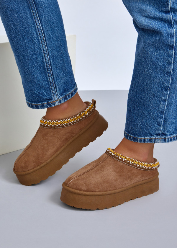 Tan cosy slip-on flatform mules 2