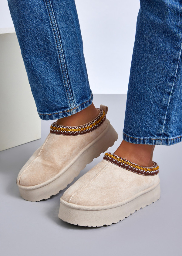 Beige cosy slip-on flatform mules 1