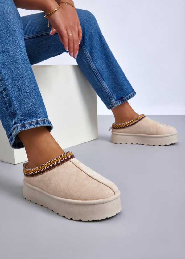 Beige cosy slip-on flatform mules 2