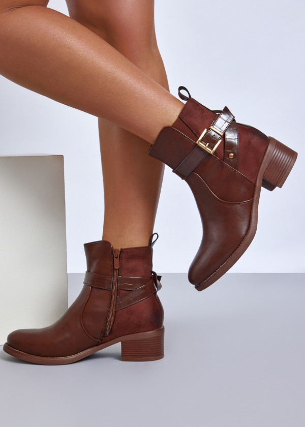 Brown buckled ankle boots with block heel 1