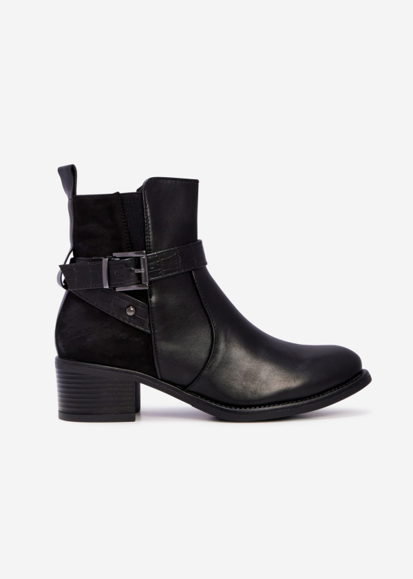 Black buckled ankle boots with block heel 3