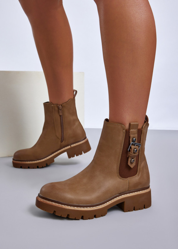 Khaki chelsea boots with buckle accent 4