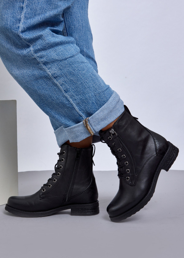 Black Stylish Lace-Up Combat Boots 1